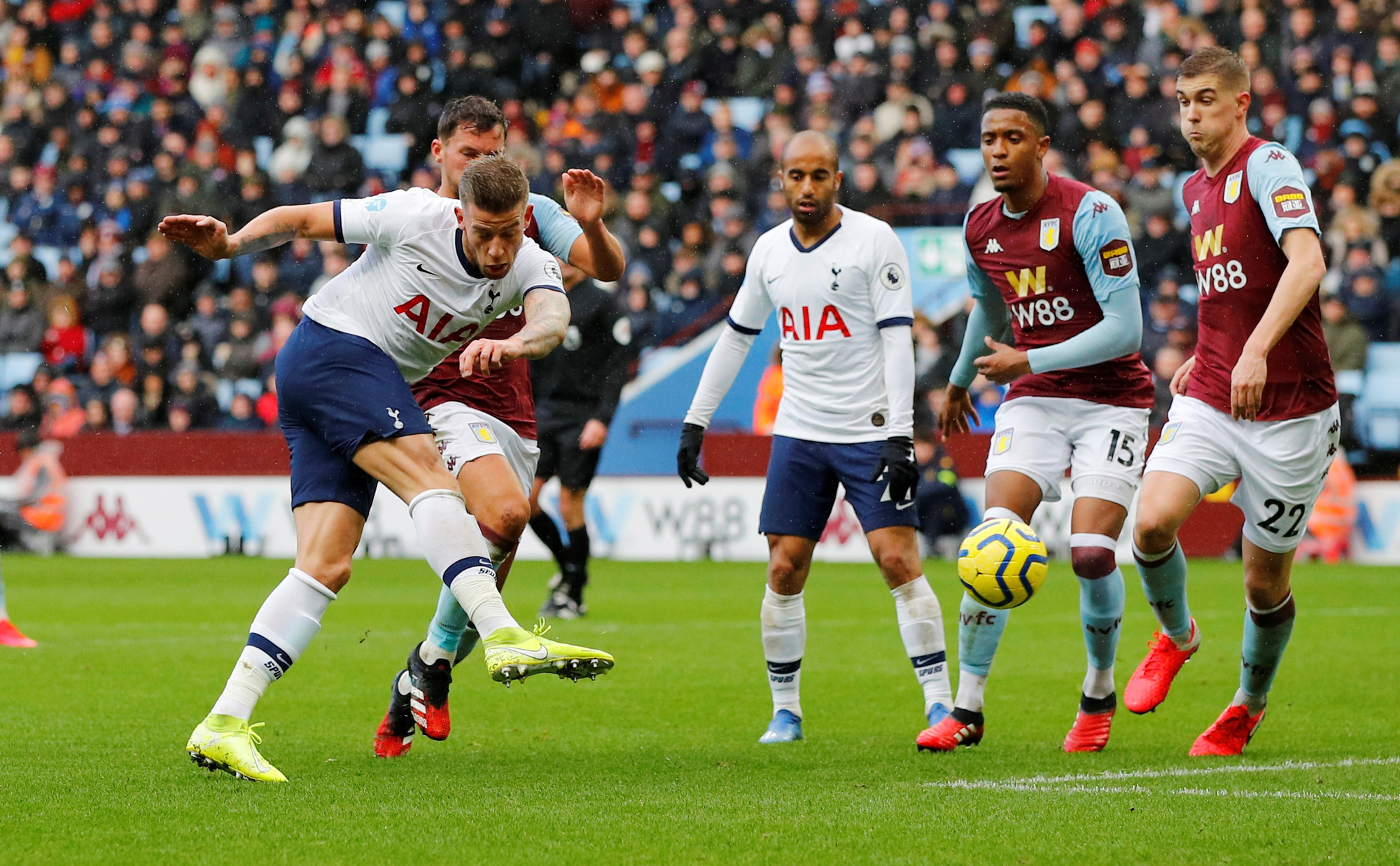 Son Heung-min tỏa s&aacute;ng, Tottenham ngược d&ograve;ng ngoạn mục ở Villa Park - Ảnh 3.
