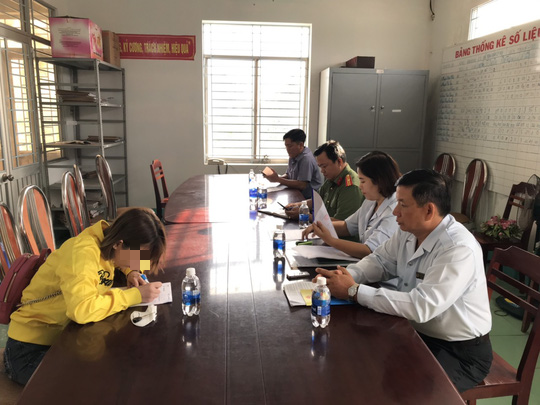 Cô gái tung tin 33 người chết vì Covid-19 bị phạt 10 triệu đồng - Ảnh 1.