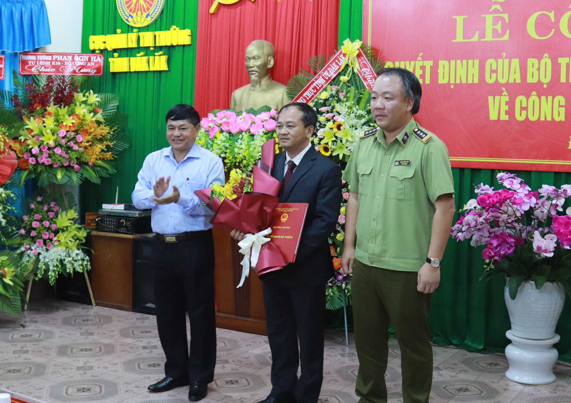 Một thạc sĩ An ninh nh&acirc;n d&acirc;n l&agrave;m Cục trưởng Cục QLTT Đắk Lắk - Ảnh 1.