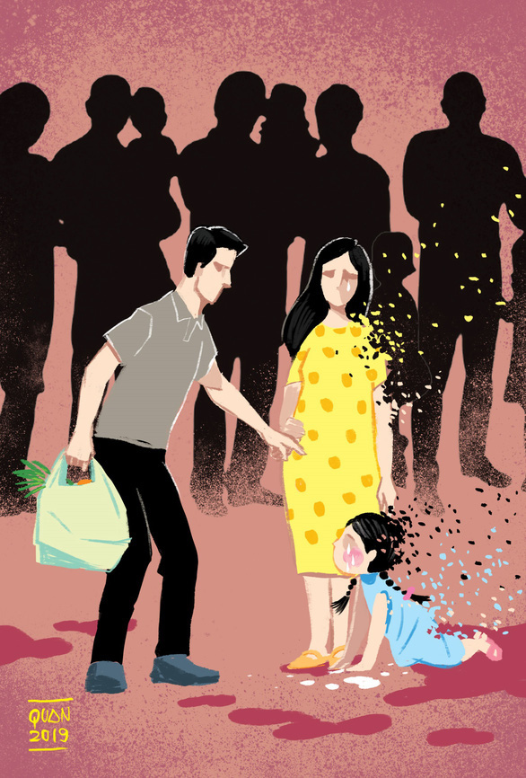 "Sao bố mắng con trước đông người?"