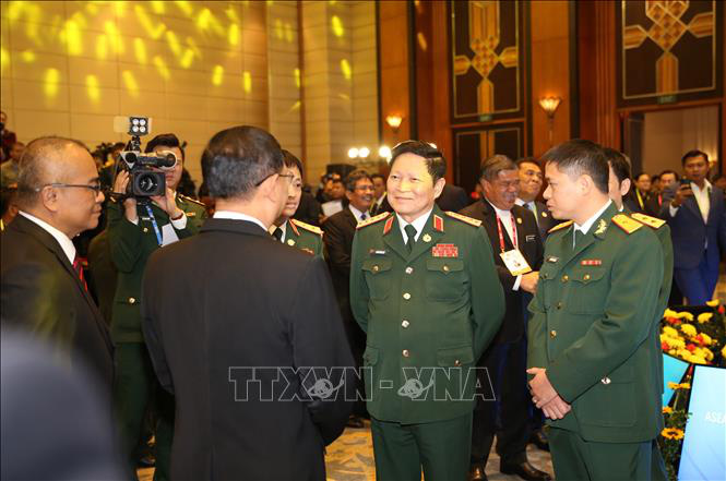 Ch&ugrave;m ảnh khai mạc Hội nghị hẹp Bộ trưởng Quốc ph&ograve;ng ASEAN tại H&agrave; Nội - Ảnh 7.