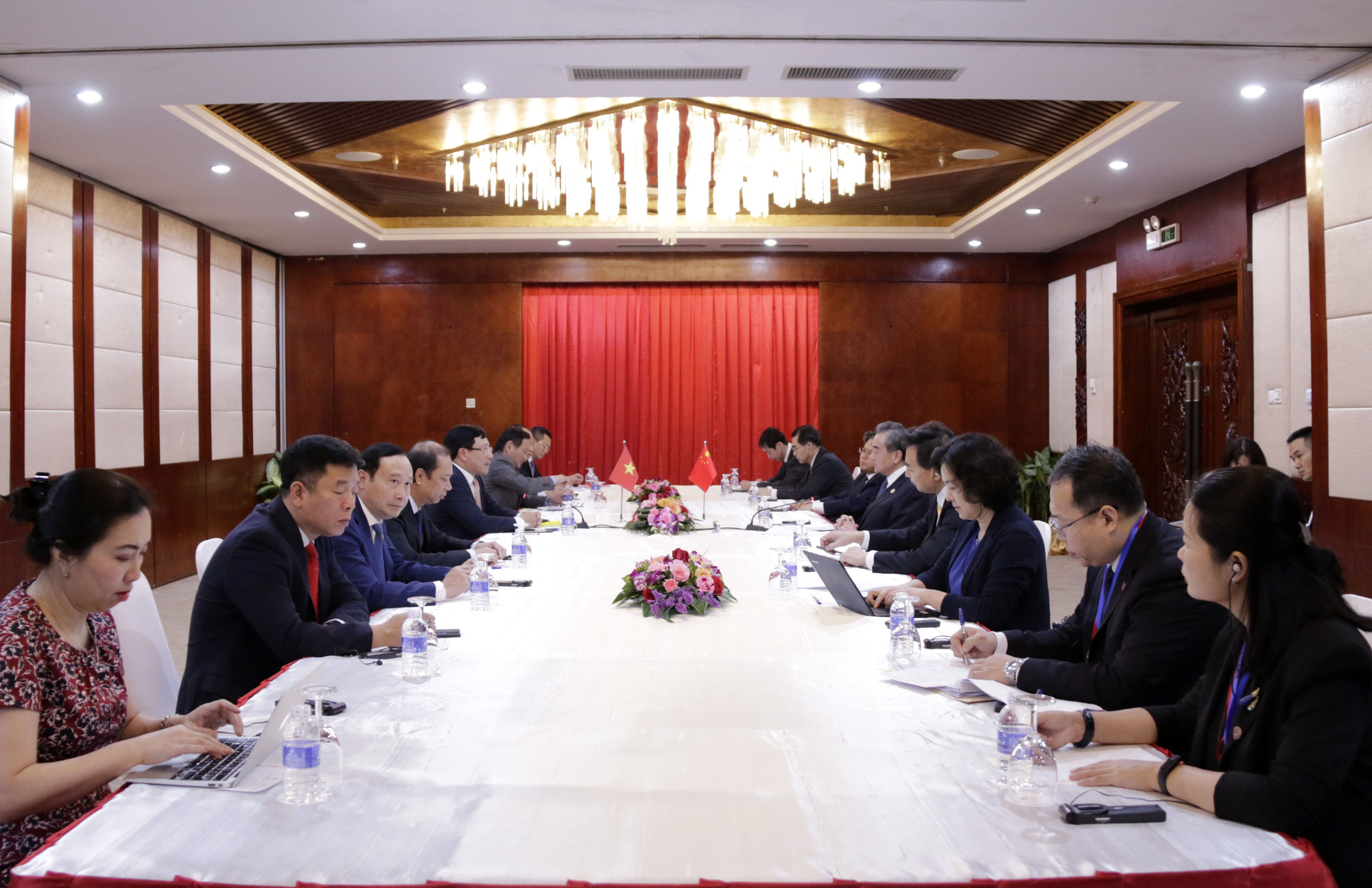 Phó Thủ tướng Phạm Bình Minh gặp Ngoại trưởng Trung Quốc Vương Nghị