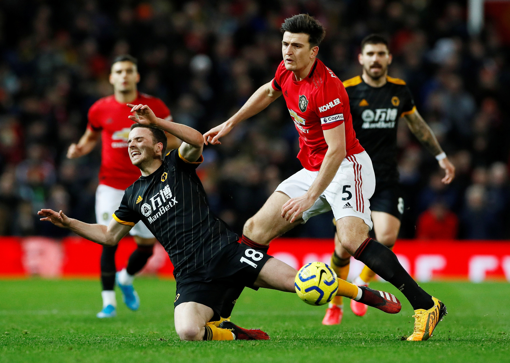 Bom tấn ch&agrave;o s&acirc;n, Man United vẫn sẩy ch&acirc;n ở Old Trafford - Ảnh 1.