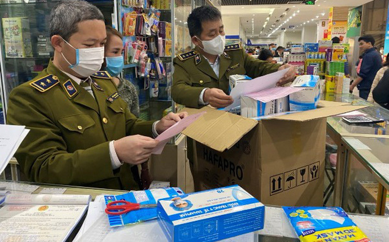 Lợi dụng dịch Virus Corona, 6 quầy thuốc “chặt chém” giá bán khẩu trang