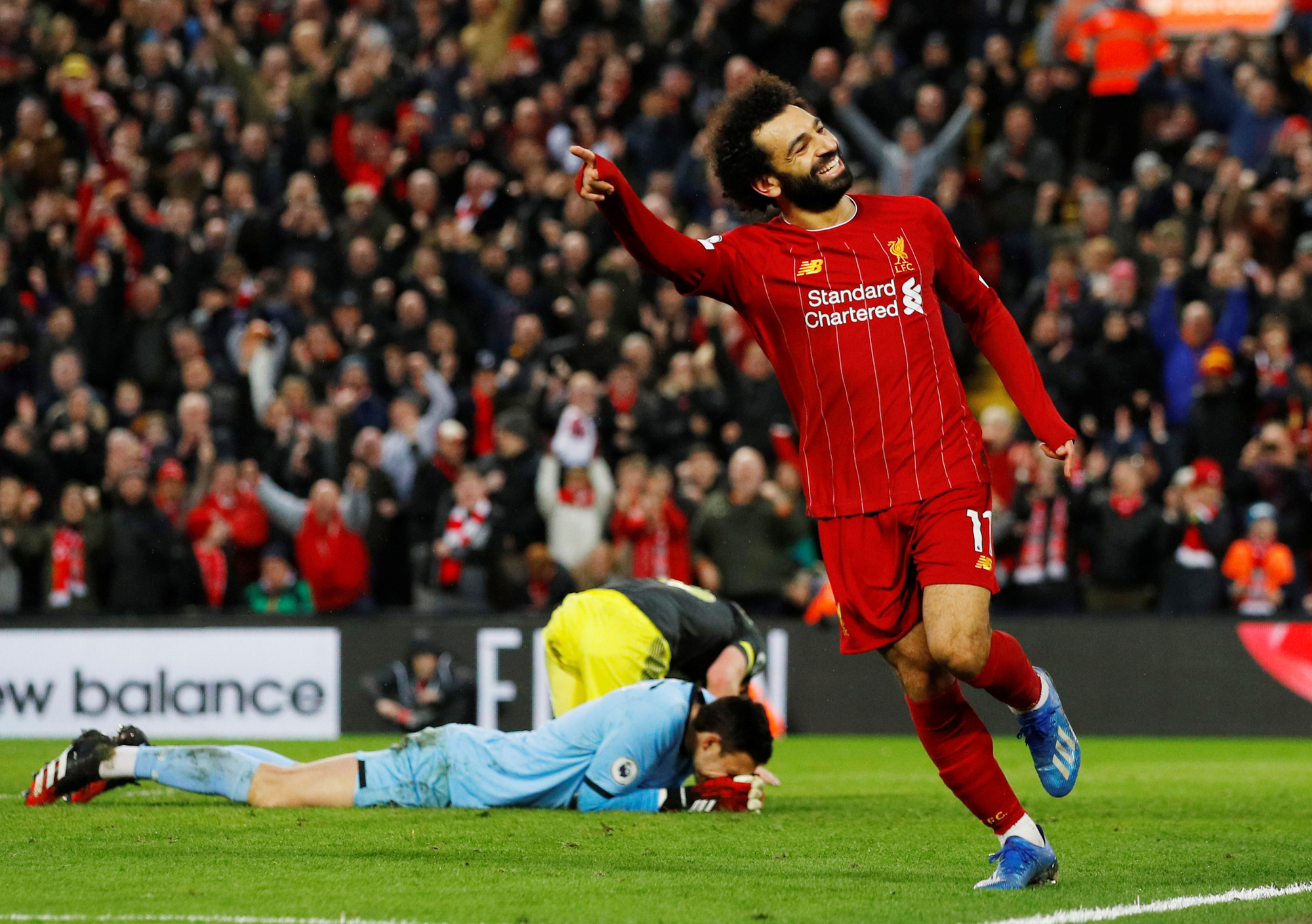 Đè bẹp Southampton, Liverpool độc diễn ngôi đầu Ngoại hạng