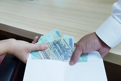 Truy tố 2 nguyên cán bộ công an "vòi" 150 triệu đồng để thả nghi phạm ma tuý