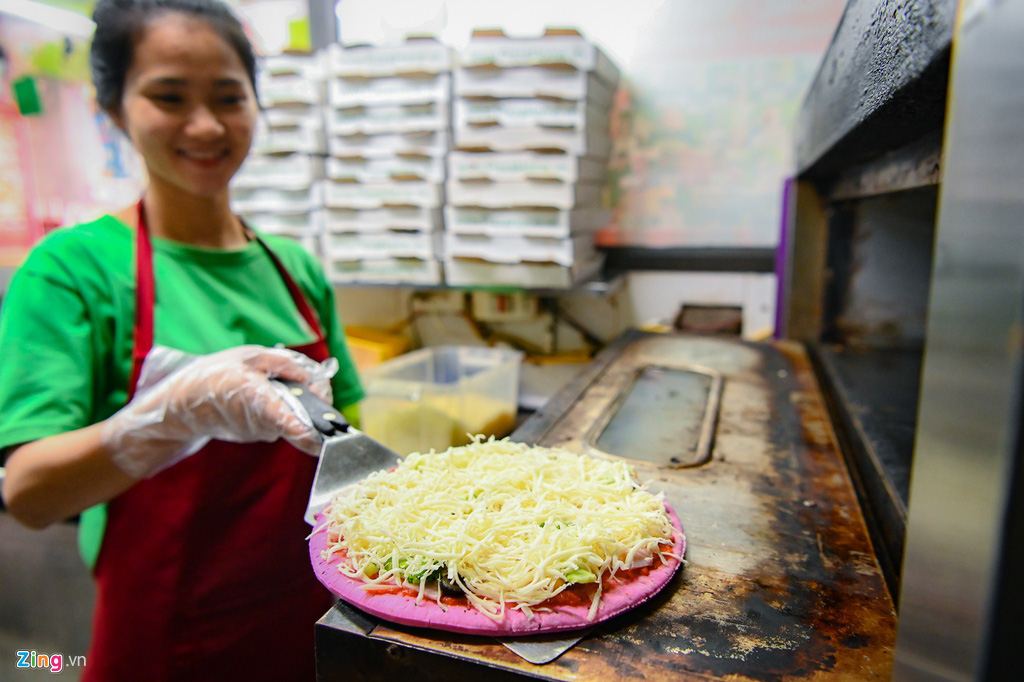 M&oacute;n pizza thanh long độc lạ xuất hiện trong dịch virus corona - Ảnh 1.