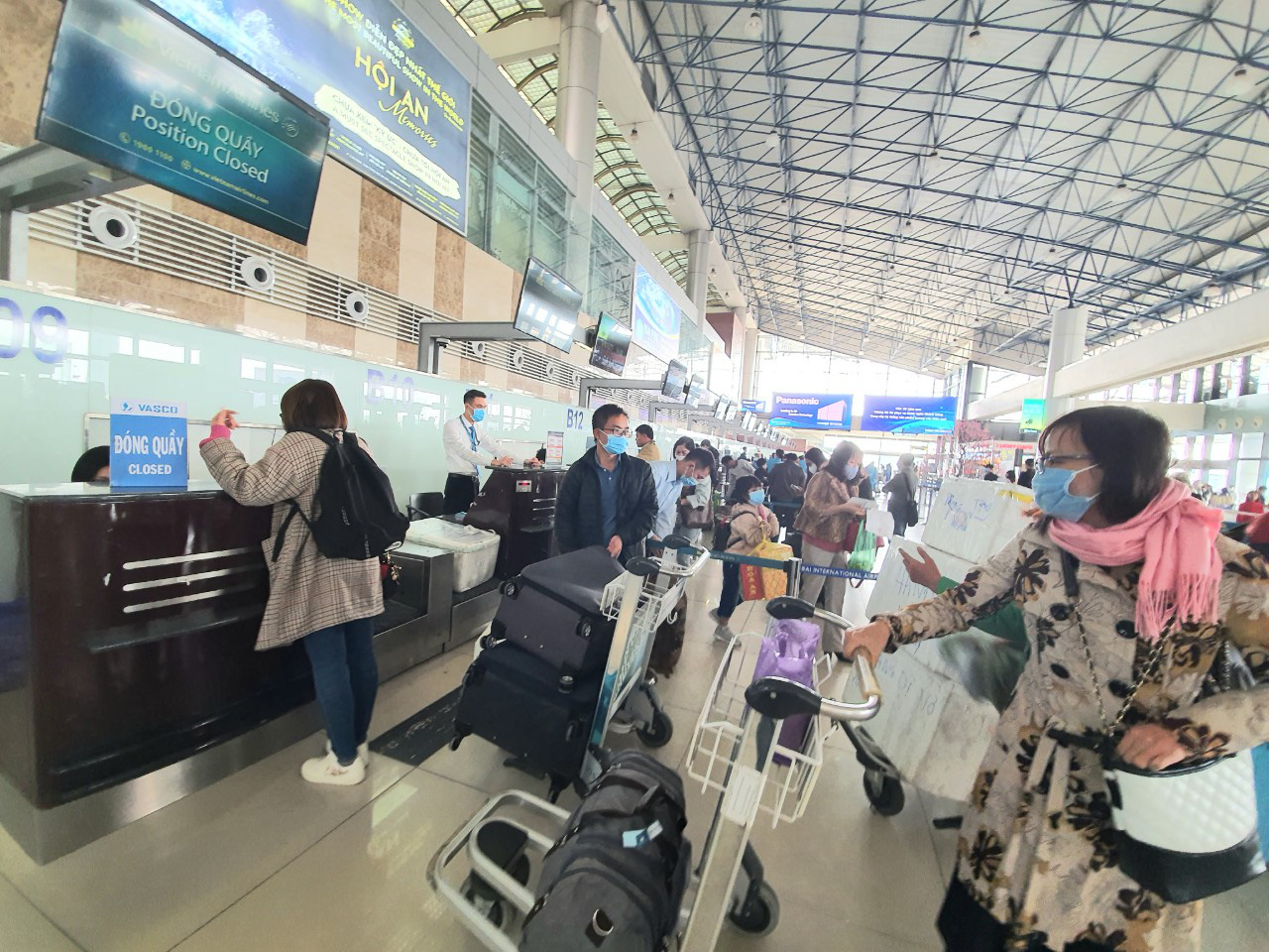 Ồ ạt giảm giá vé máy bay, giá tour, khách sạn... khi dịch Covid-19