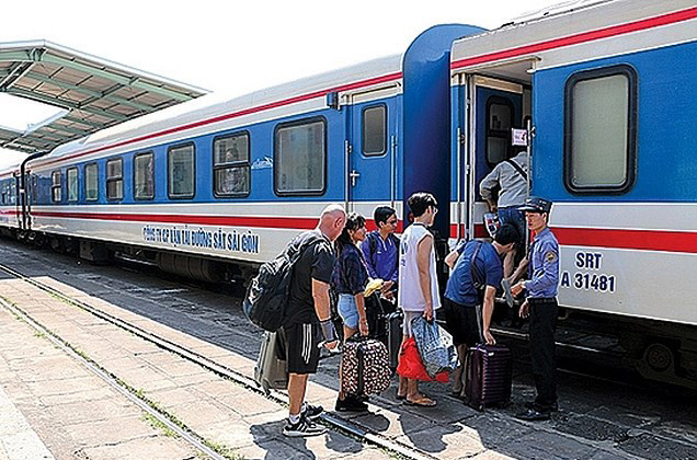 Chủ tịch VNR: Hơn 1 vạn con người ngành đường sắt không có lương, nguy cơ dừng chạy tàu