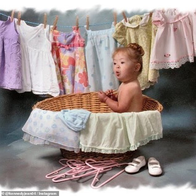 Người mẹ đồng h&agrave;nh với con g&aacute;i bị Down trong h&agrave;nh tr&igrave;nh th&agrave;nh người mẫu - Ảnh 2.