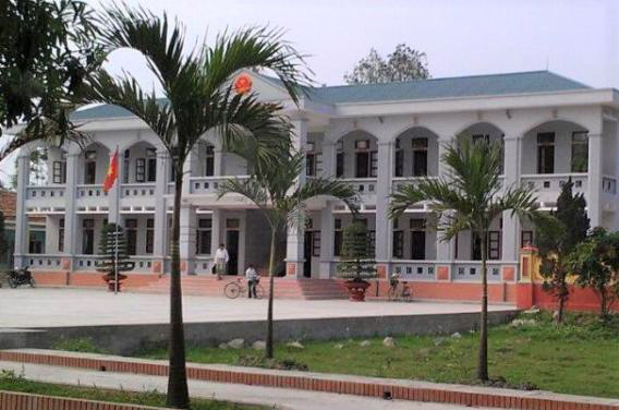 Khai trừ đảng, cảnh cáo hàng loạt "quan xã" bán đất trái thẩm quyền