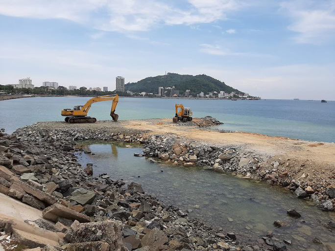 Vũng Tàu cưỡng chế biệt thự xây dựng không phép trên núi Lớn
