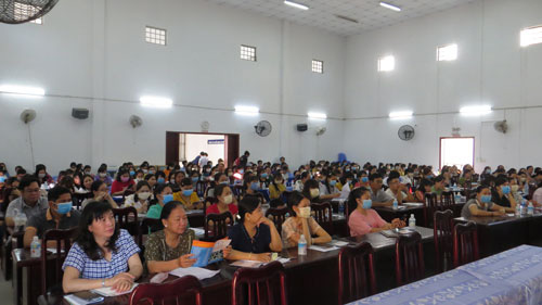 Tập huấn phòng chống dịch bệnh Covid-19 cho CNVC-LĐ
