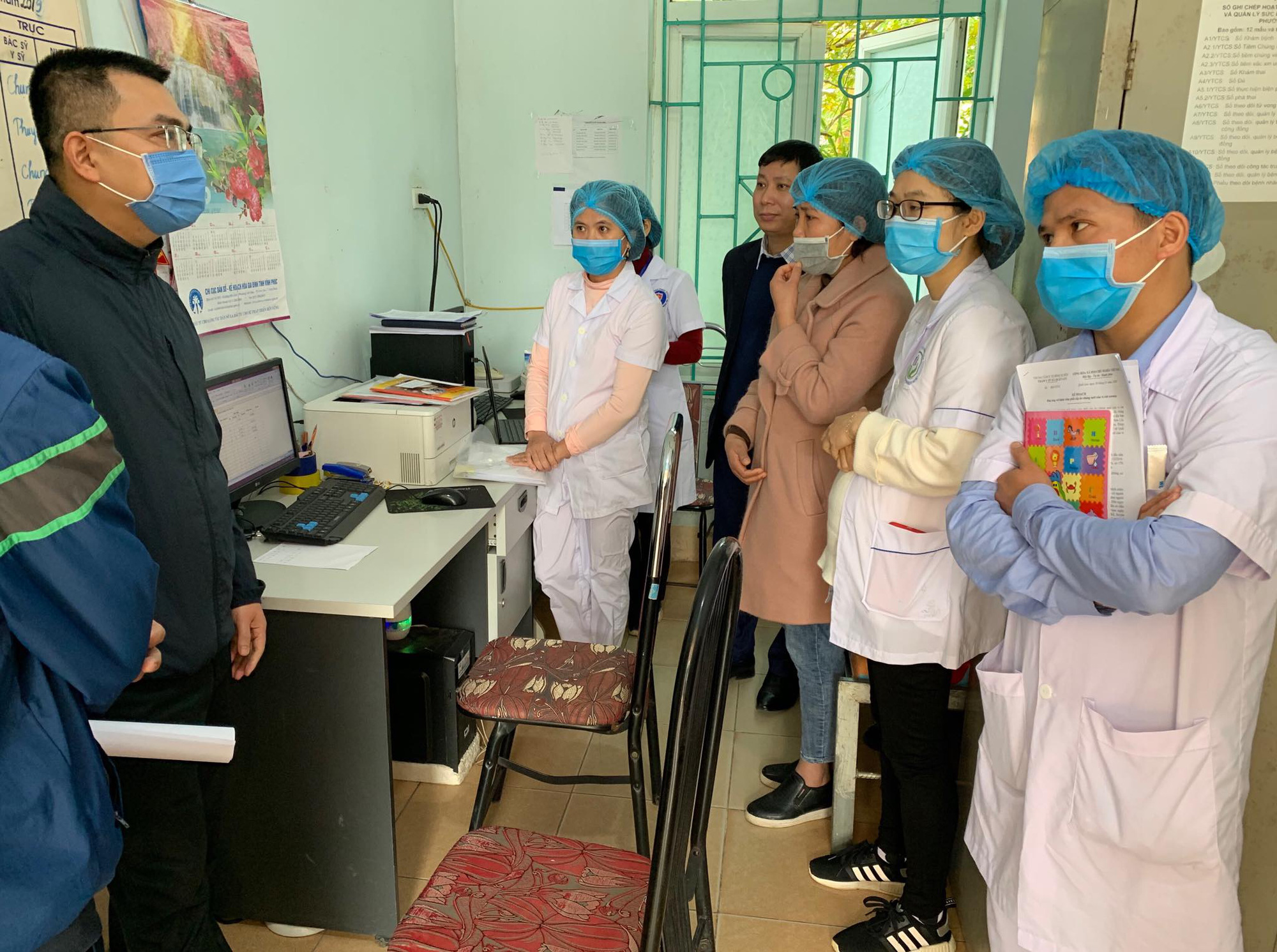 Những hình ảnh bác sĩ 3 cùng ăn-ở-chống dịch Covid-19 tại tâm dịch Sơn Lôi - Ảnh 22.