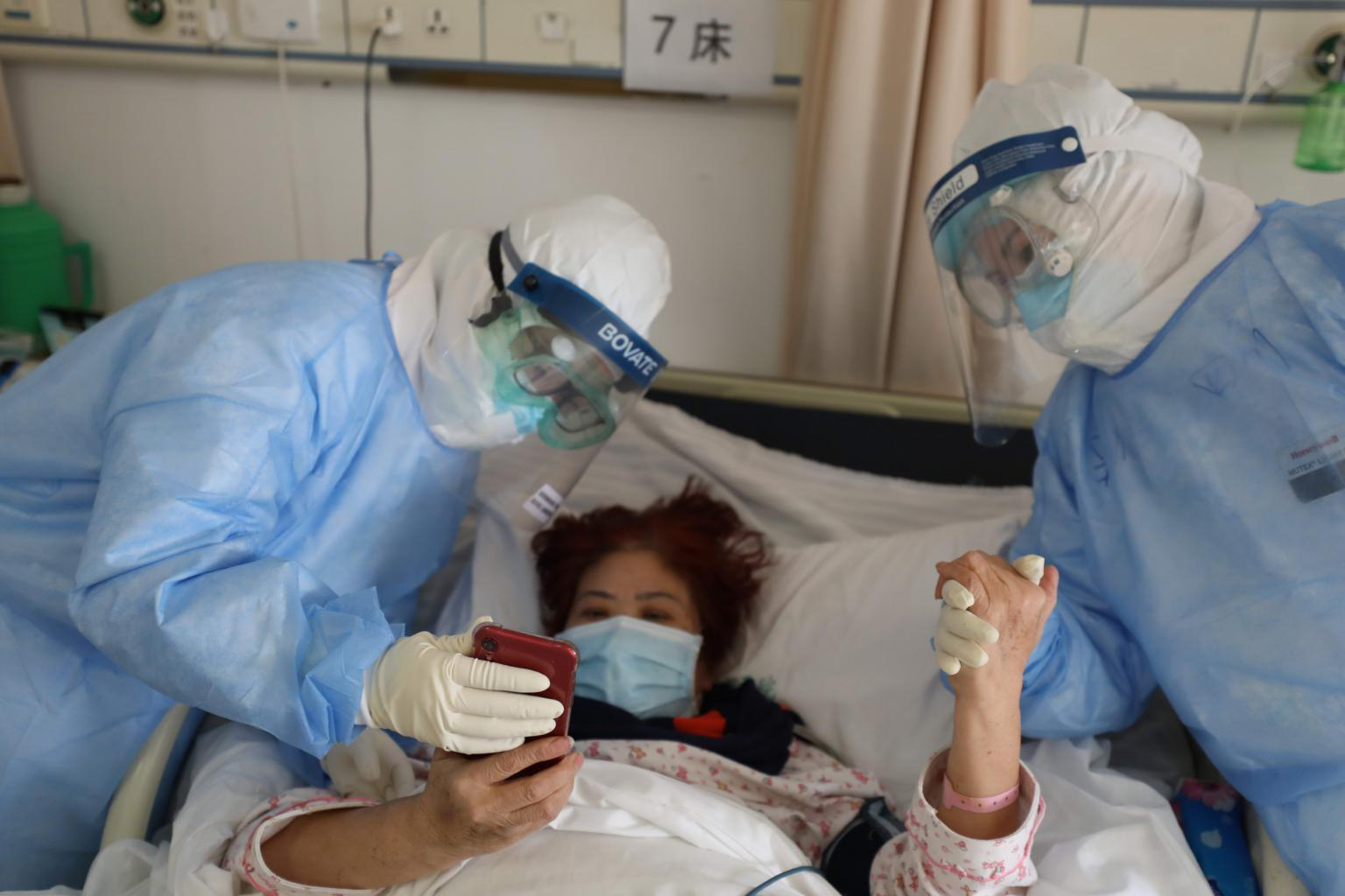 Covid-19, SARS, MERS đều gây tử vong ở nam giới cao hơn nhiều, tại sao?