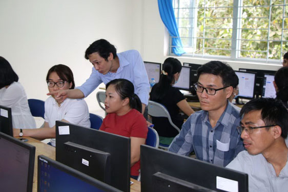 Vì sao giáo dục trực tuyến chưa hiệu quả?