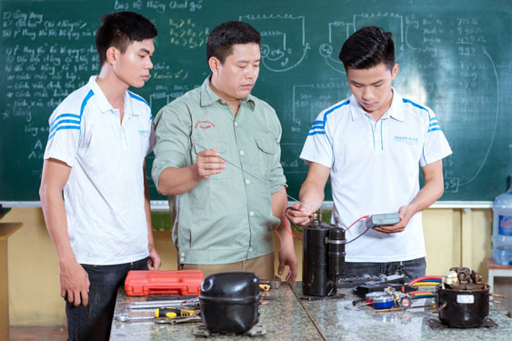Ứng dụng công nghệ vào đào tạo