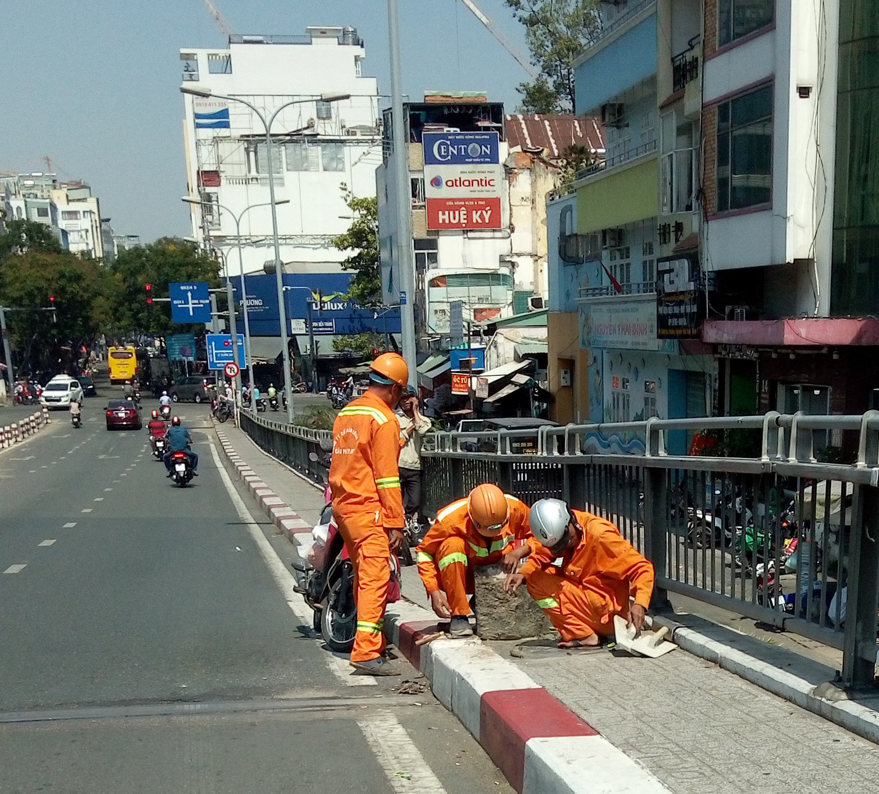 Đã sửa chữa lề cầu Calmette