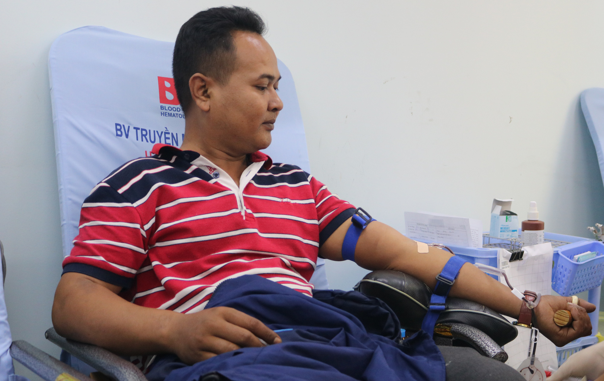 Đông đảo người nhà bệnh nhi Bệnh viện Nhi Đồng 1 tham gia hiến máu nhân đạo