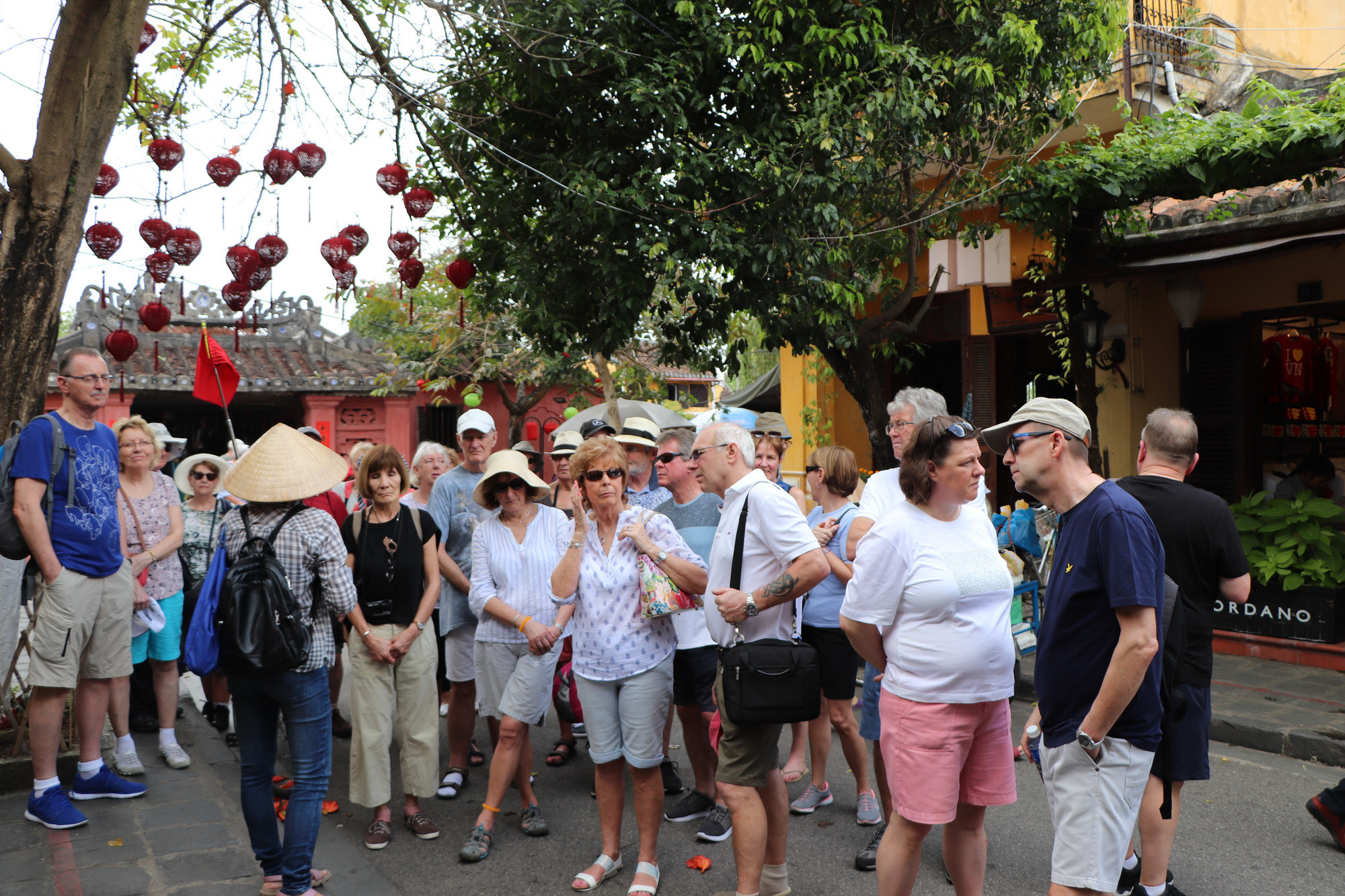 Kiểm tra dịch Covid-19, "lòi" ra chuyện khai khống khách Trung Quốc ở Hội An