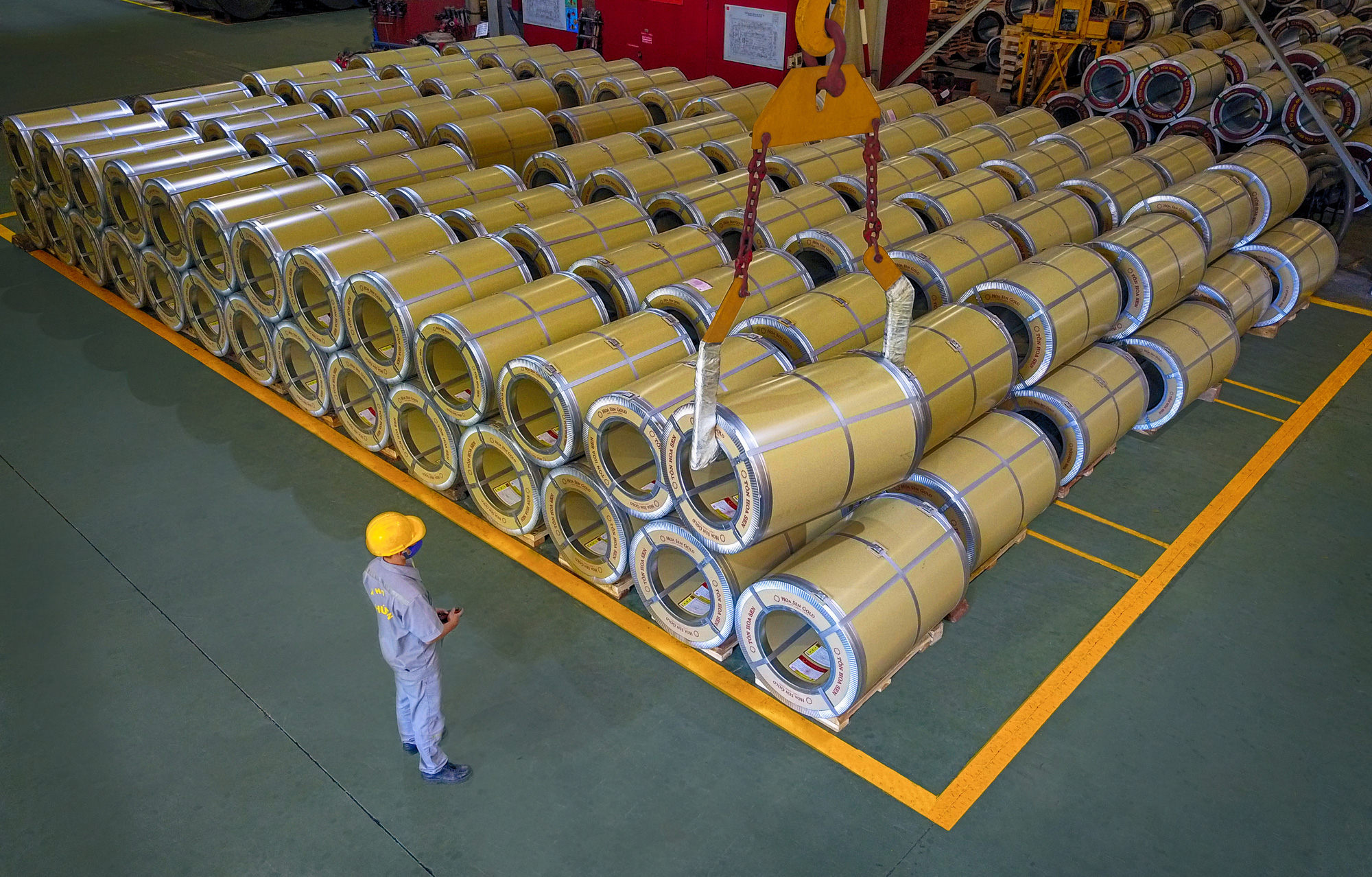 Tập đoàn Hoa Sen tạo đột phá với dòng sản phẩm tôn siêu bền Hoa Sen Gold - Ảnh 2.