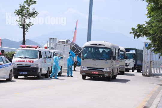 Nhóm khách Hàn Quốc đến Đà Nẵng: Nhiều người về nước, số còn lại tình nguyện cách ly
