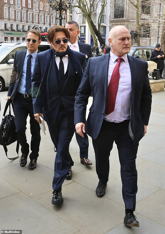 Lộ tin nhắn t&agrave;i tử Johnny Depp muốn d&igrave;m chết rồi đốt x&aacute;c vợ cũ  - Ảnh 2.