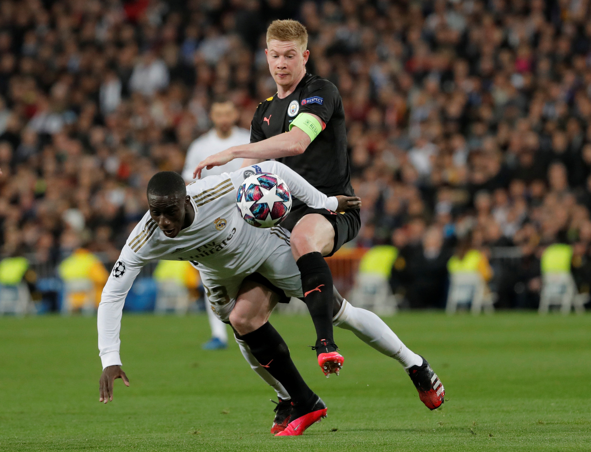 Man City ngược d&ograve;ng, Real Madrid gục ng&atilde; kh&oacute; tin ở Bernabeu - Ảnh 2.