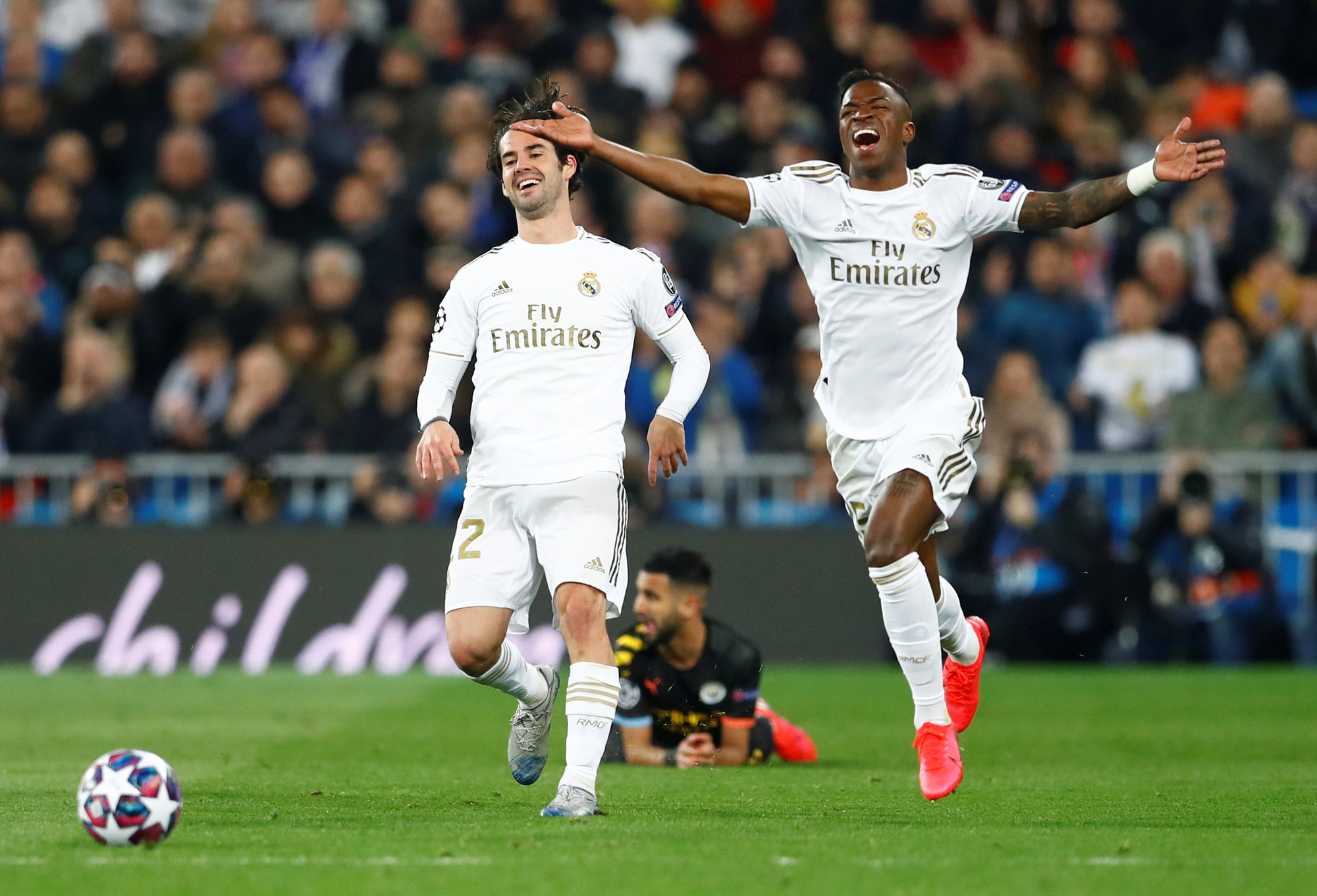 Man City ngược d&ograve;ng, Real Madrid gục ng&atilde; kh&oacute; tin ở Bernabeu - Ảnh 4.