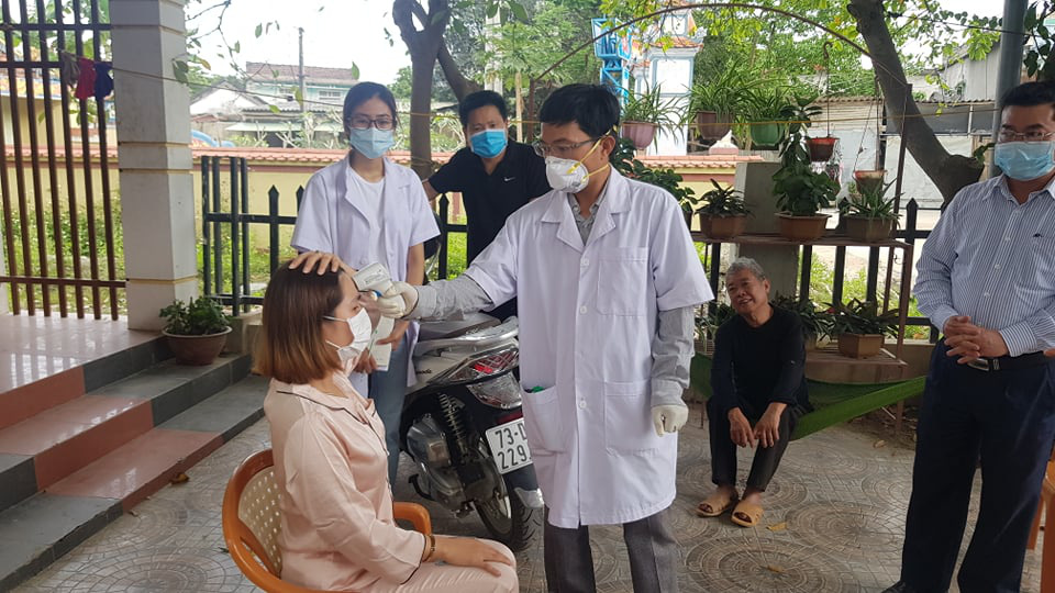 Quảng Nam- Quảng Bình: Cách ly 8 người từ "tâm dịch" Hàn Quốc đến và về địa phương
