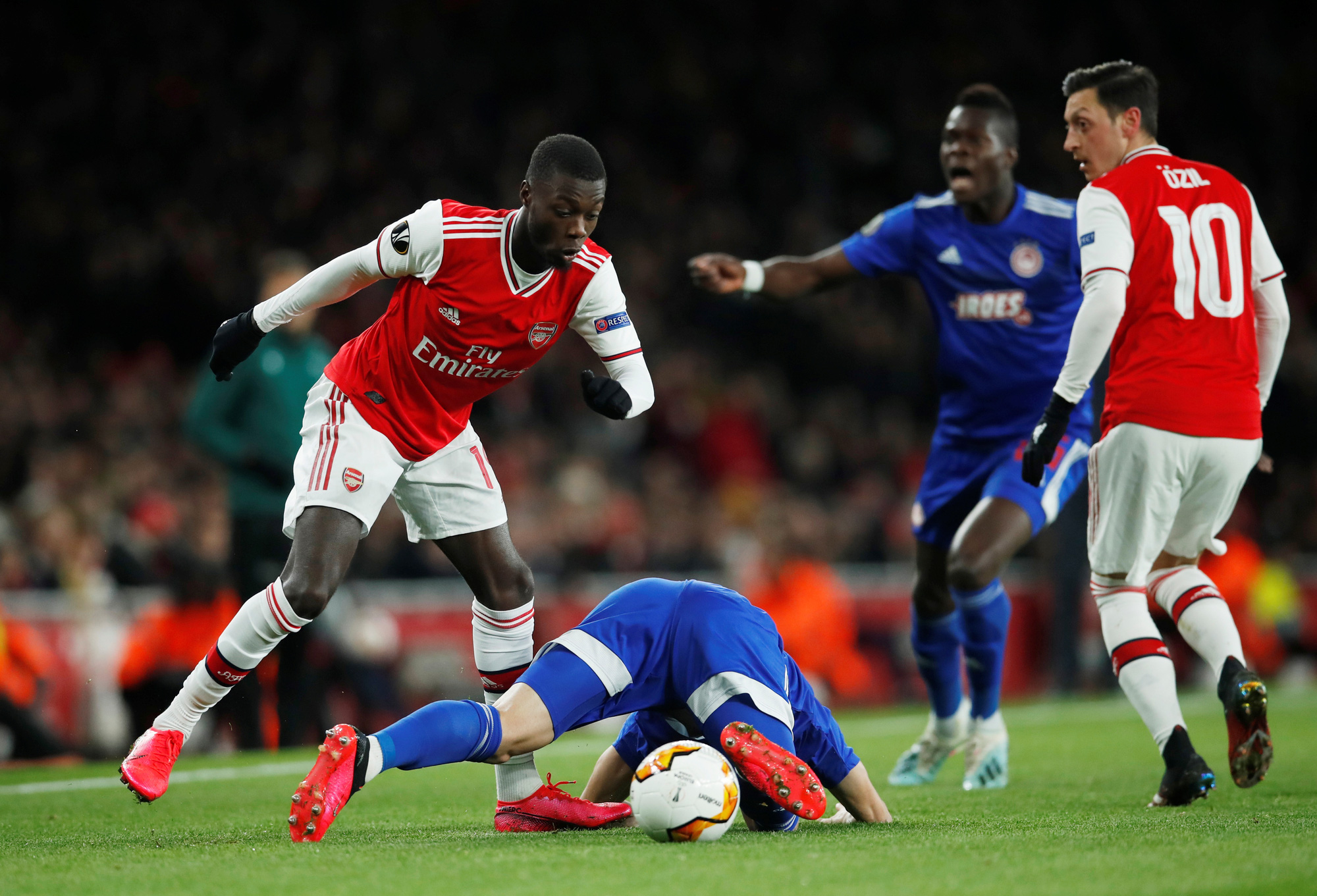 Đương kim &aacute; qu&acirc;n Arsenal bị loại sốc v&ograve;ng knock-out Europa League - Ảnh 1.