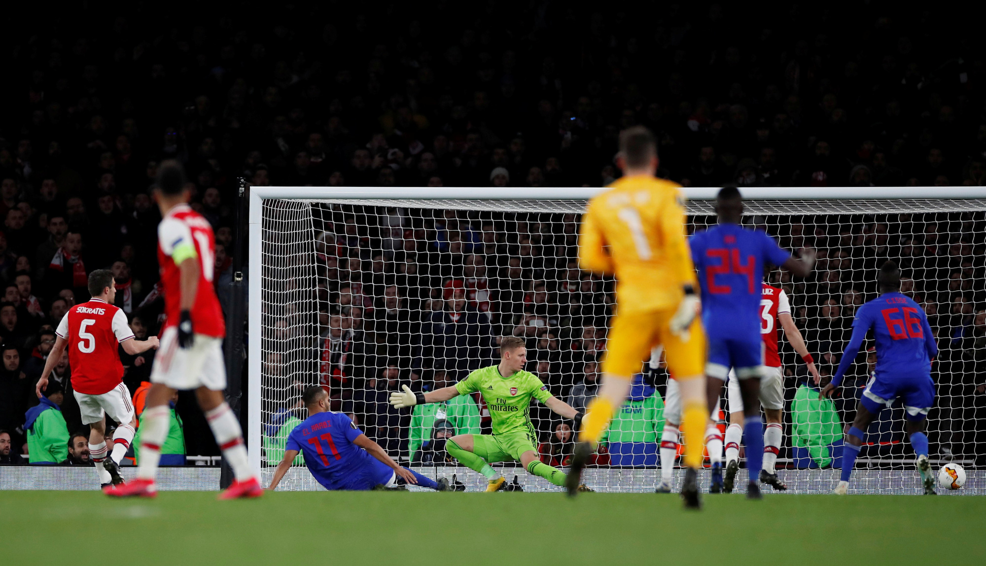 Đương kim &aacute; qu&acirc;n Arsenal bị loại sốc v&ograve;ng knock-out Europa League - Ảnh 7.