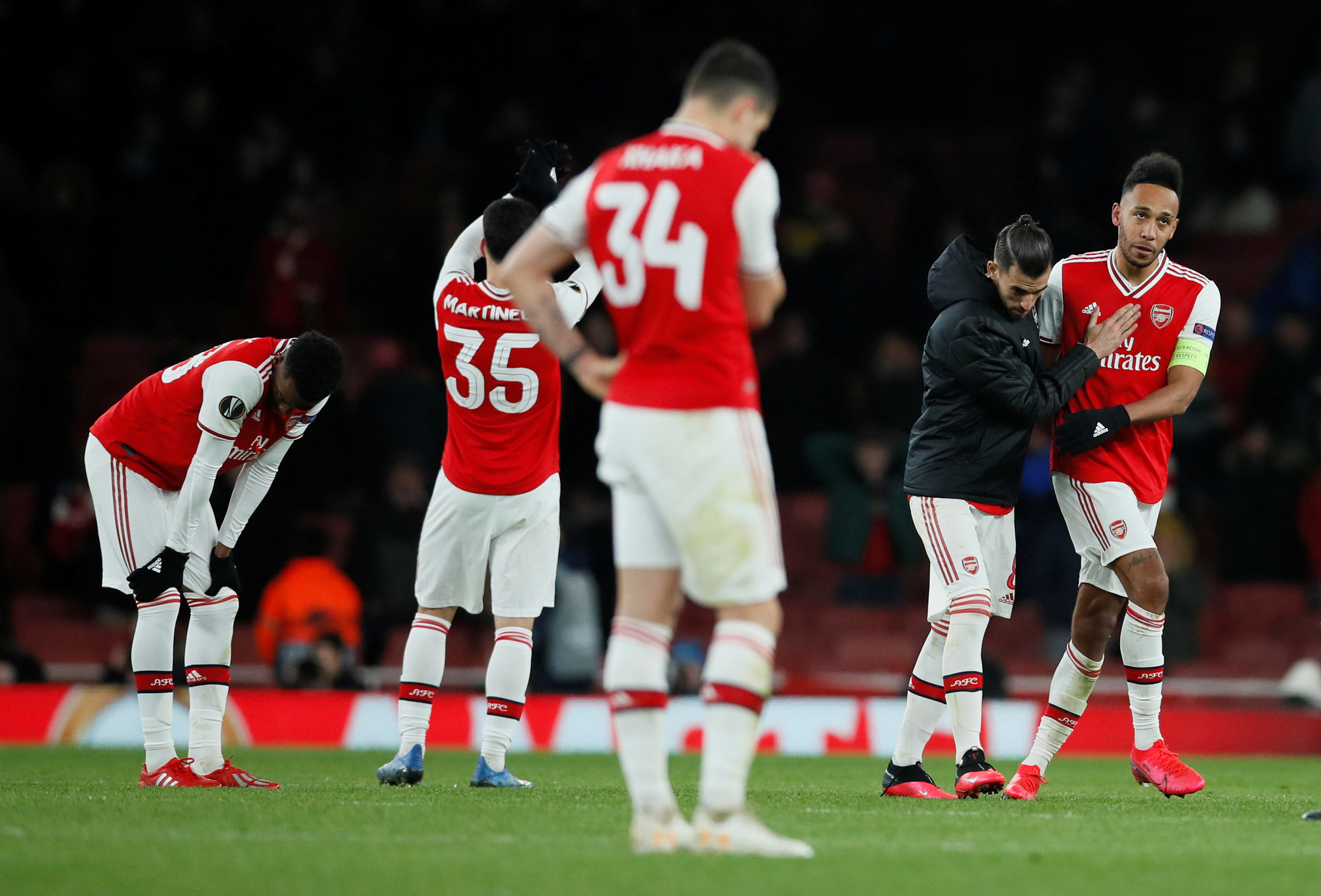 Đương kim á quân Arsenal bị loại sốc vòng knock-out Europa League