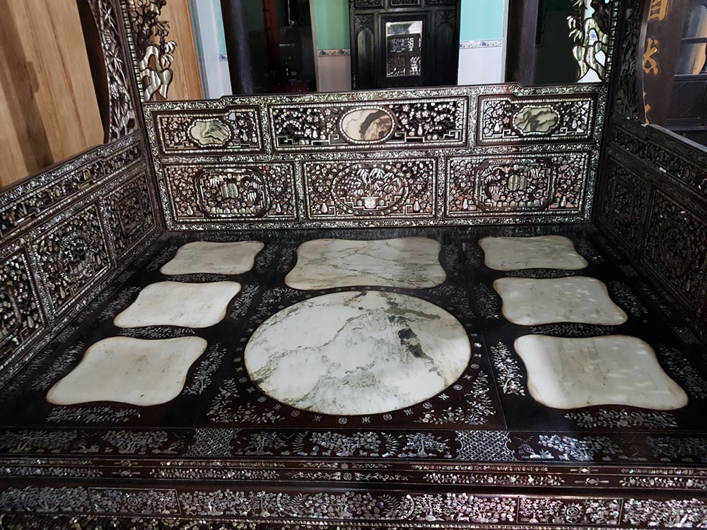 Chi&ecirc;m ngưỡng căn nh&agrave; c&oacute; hơn 100 b&aacute;u vật độc nhất ở miền T&acirc;y - Ảnh 10.