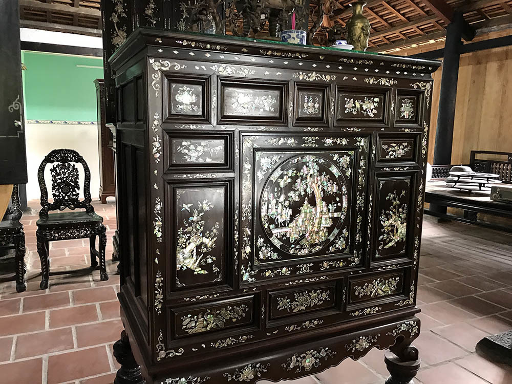 Chi&ecirc;m ngưỡng căn nh&agrave; c&oacute; hơn 100 b&aacute;u vật độc nhất ở miền T&acirc;y - Ảnh 15.