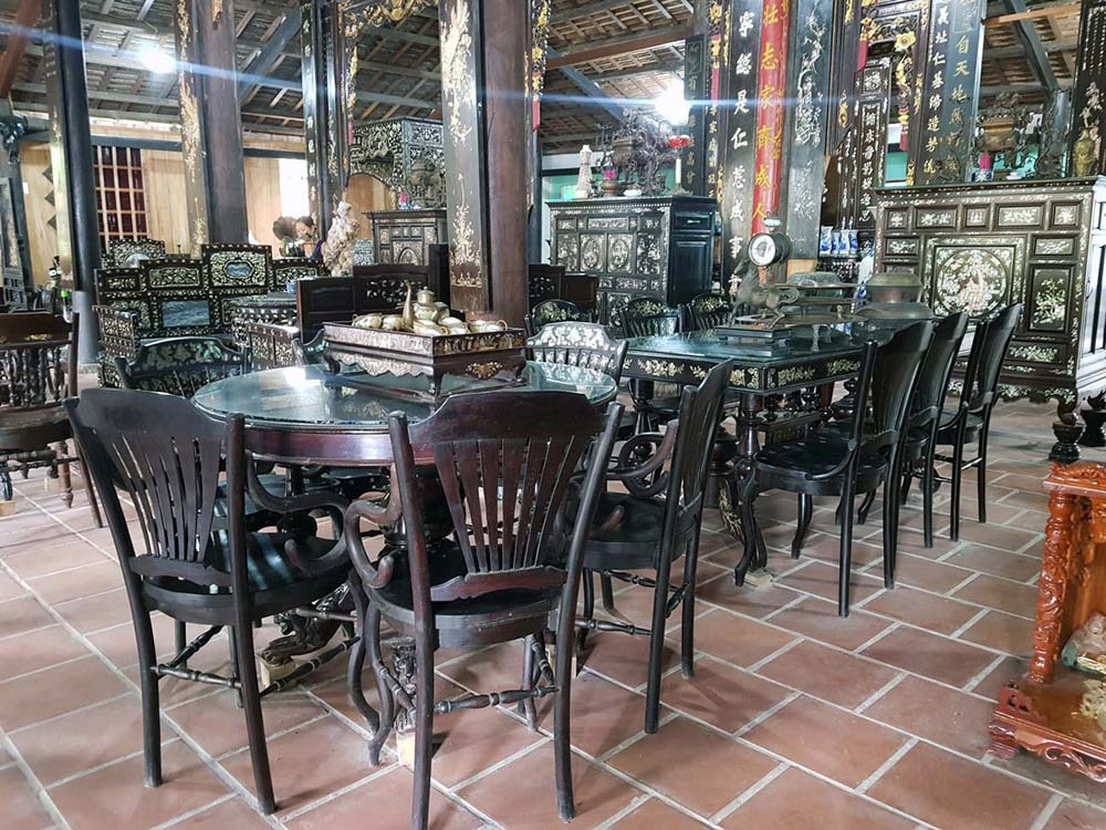 Chi&ecirc;m ngưỡng căn nh&agrave; c&oacute; hơn 100 b&aacute;u vật độc nhất ở miền T&acirc;y - Ảnh 24.