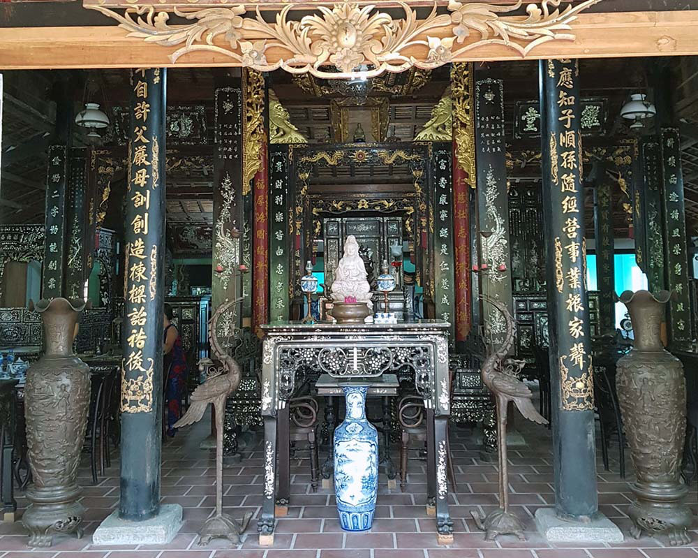 Chi&ecirc;m ngưỡng căn nh&agrave; c&oacute; hơn 100 b&aacute;u vật độc nhất ở miền T&acirc;y - Ảnh 26.