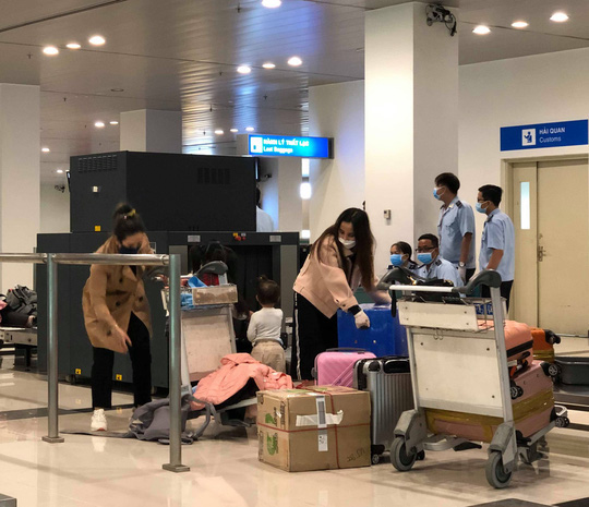 Thanh H&oacute;a, Cần Thơ, Ki&ecirc;n Giang c&aacute;ch ly 25 người trở về từ Daegu, H&agrave;n Quốc - Ảnh 4.