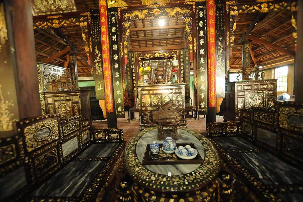 Chi&ecirc;m ngưỡng căn nh&agrave; c&oacute; hơn 100 b&aacute;u vật độc nhất ở miền T&acirc;y - Ảnh 2.