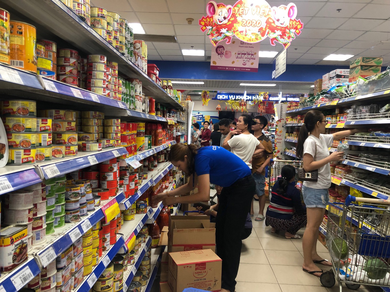 Nếu dịch Covid-19 lây lan trong cộng đồng, TP HCM cung ứng hàng hóa thế nào? - Ảnh 1.