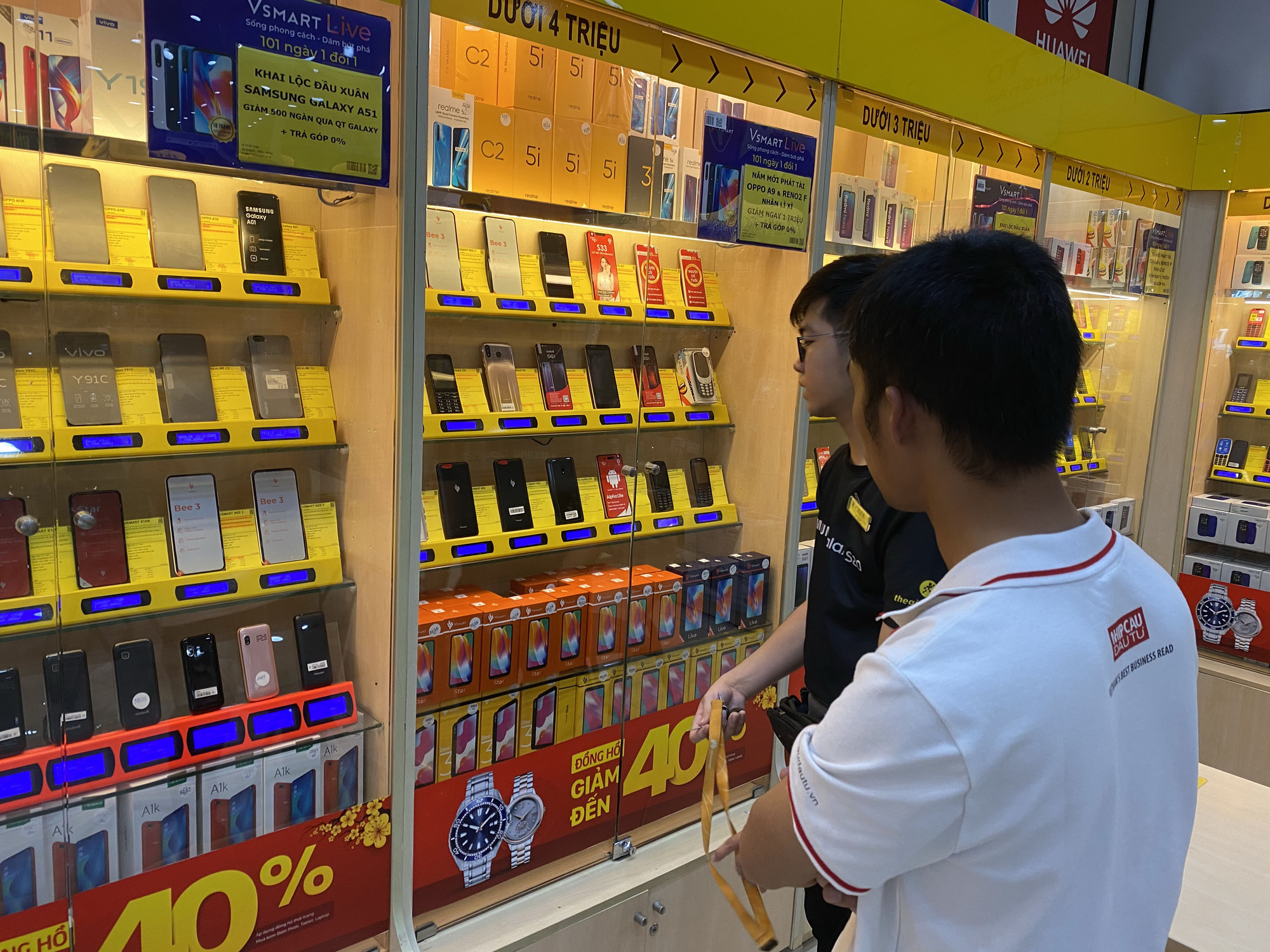 Điện thoại Việt gian nan tìm thị phần