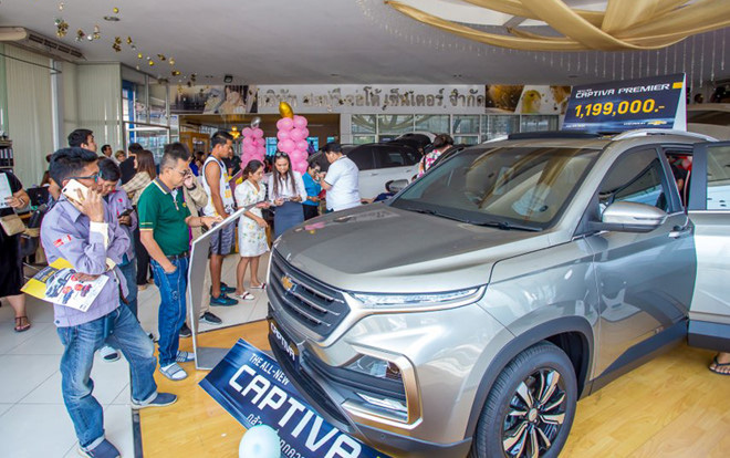 Chủ xe Chevrolet đòi lại tiền vì hãng giảm giá ôtô mới