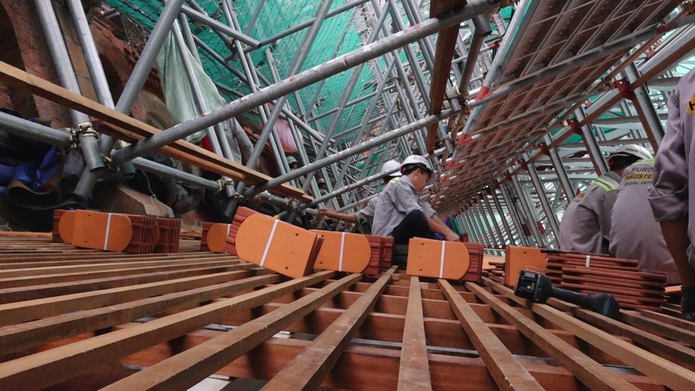 Diện mạo mới của Nhà thờ Đức Bà - Ảnh 11.