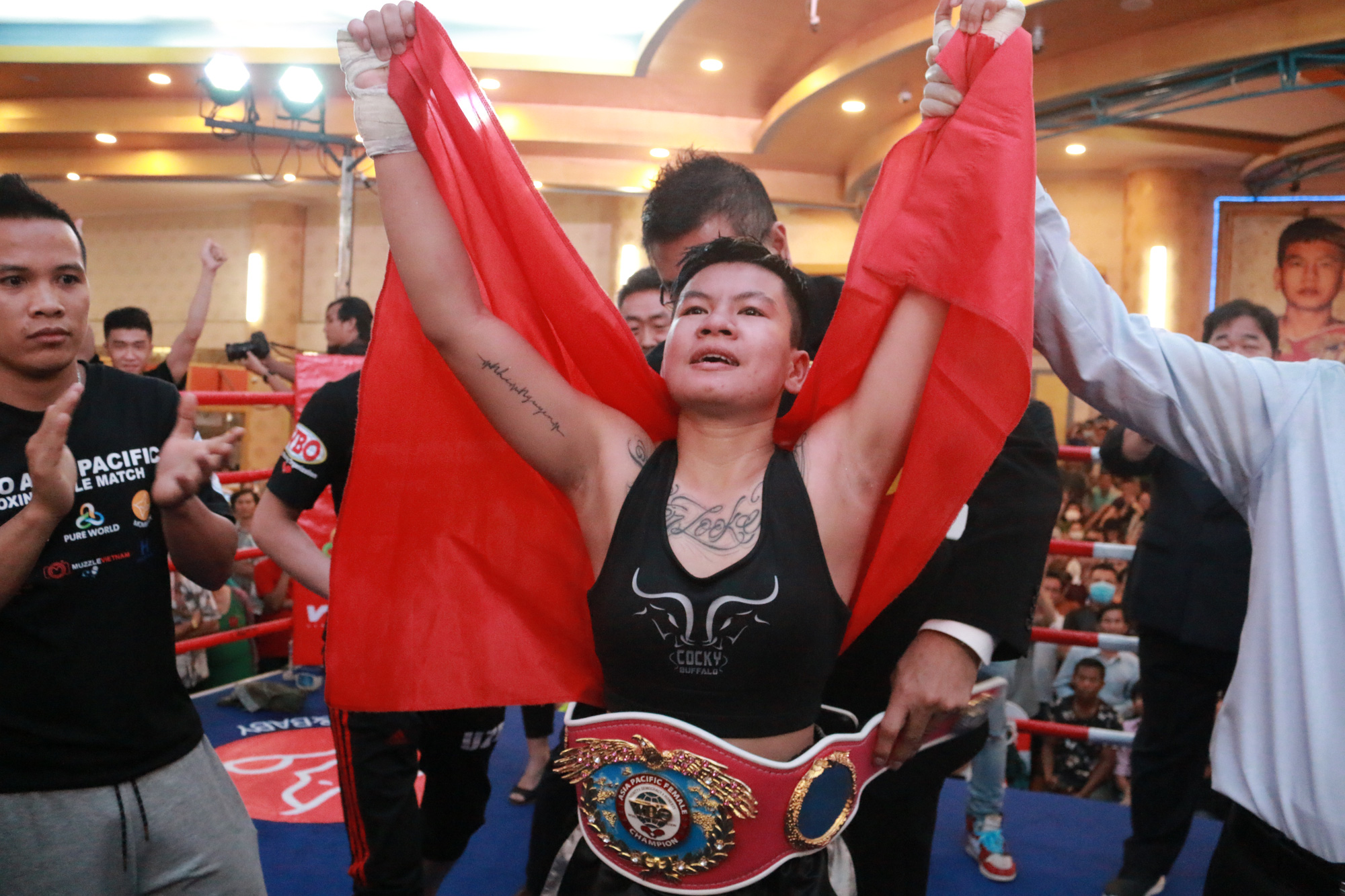 Thu Nhi trở thành nữ võ sĩ đầu tiên của Việt Nam giành đai WBO Châu Á Thái Bình Dương