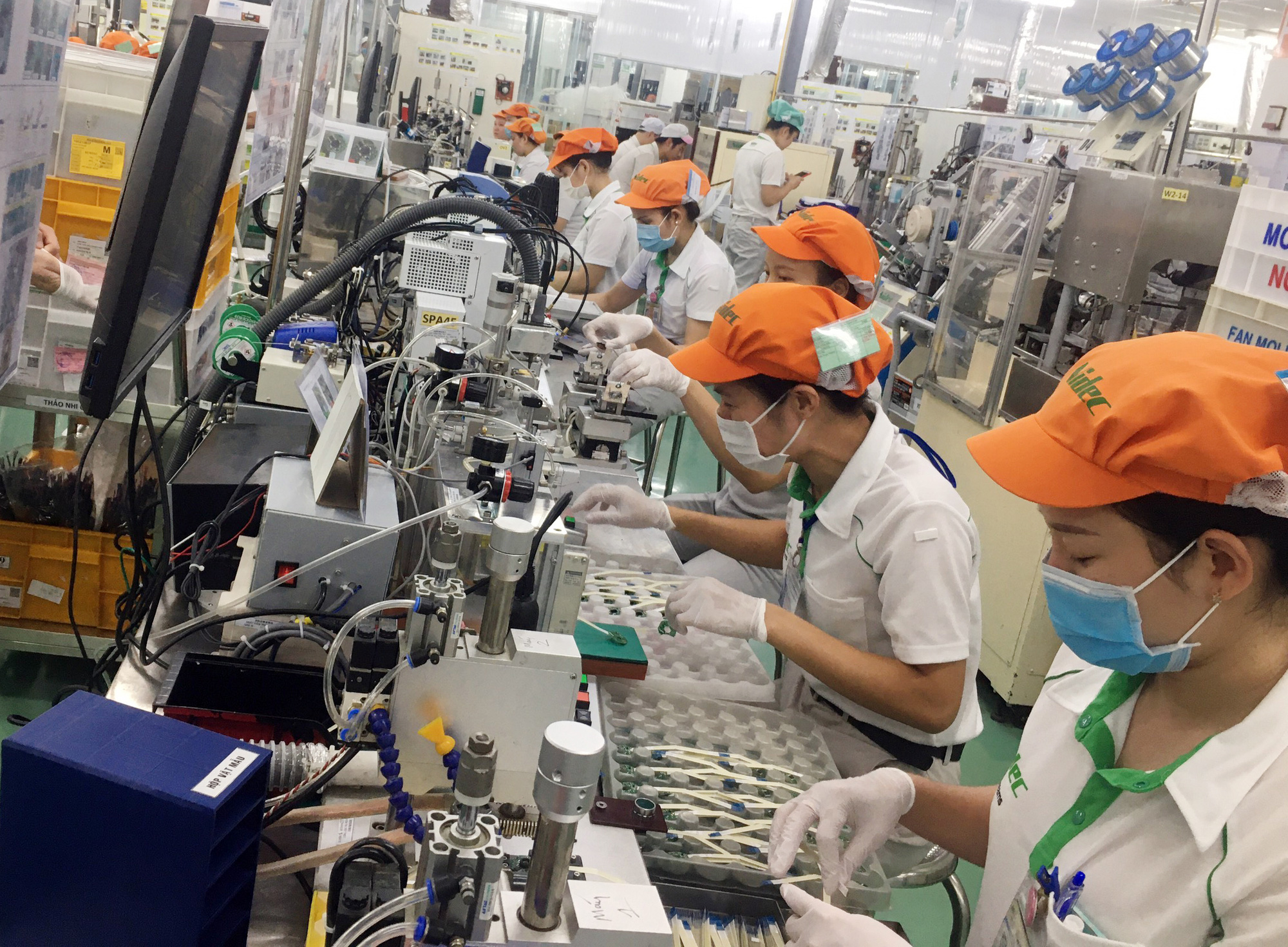 Công nhân sớm trở lại làm việc sau Tết