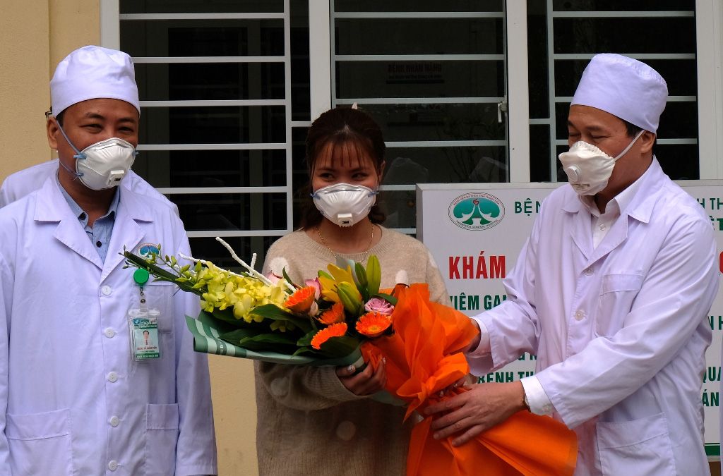 CLIP: Nữ bệnh nhân Thanh Hóa chia sẻ việc nhiễm virus corona được điều trị thành công