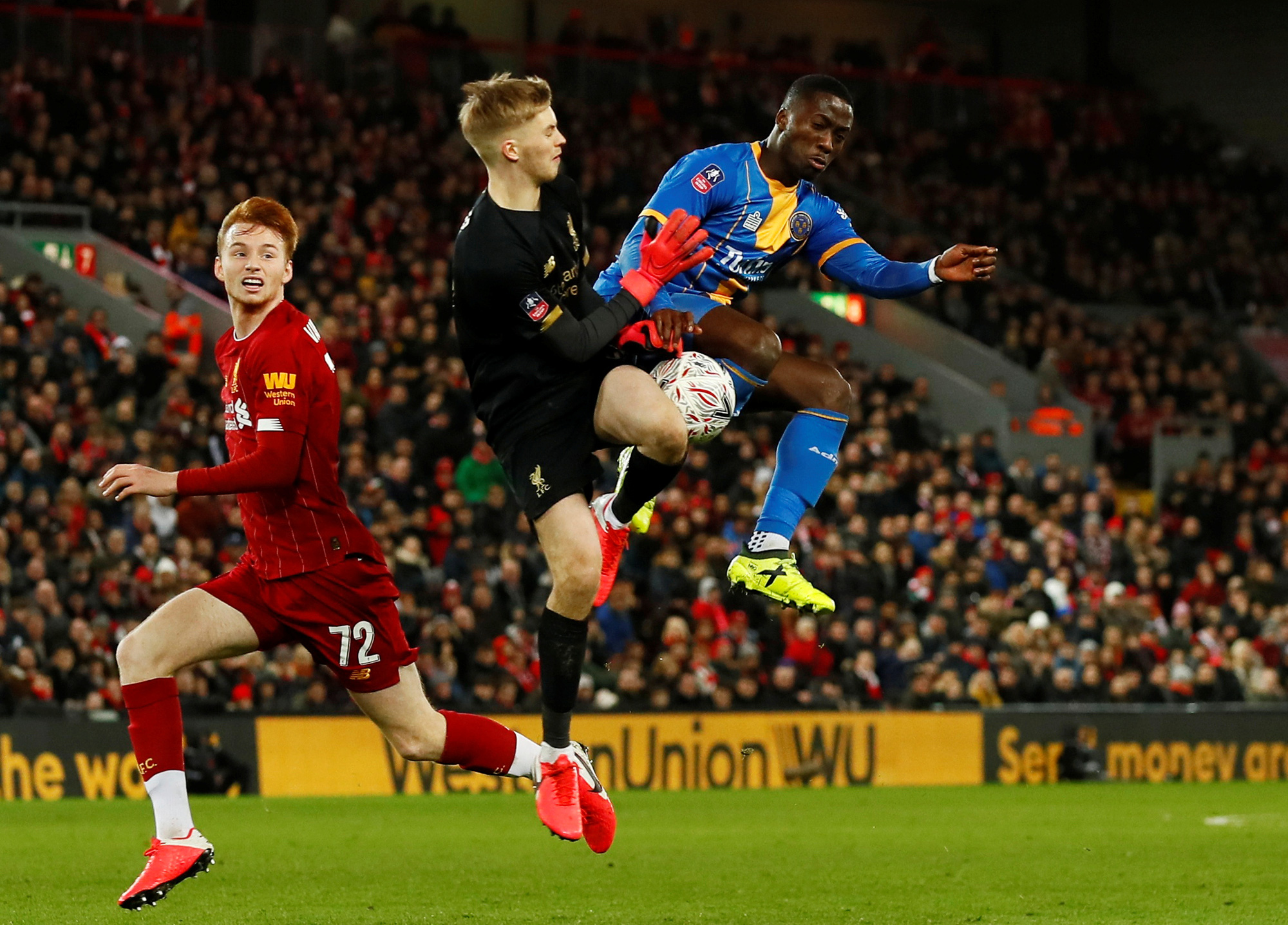 Đá phản nghiệt ngã, Shrewsbury mất vé FA Cup trước Liverpool