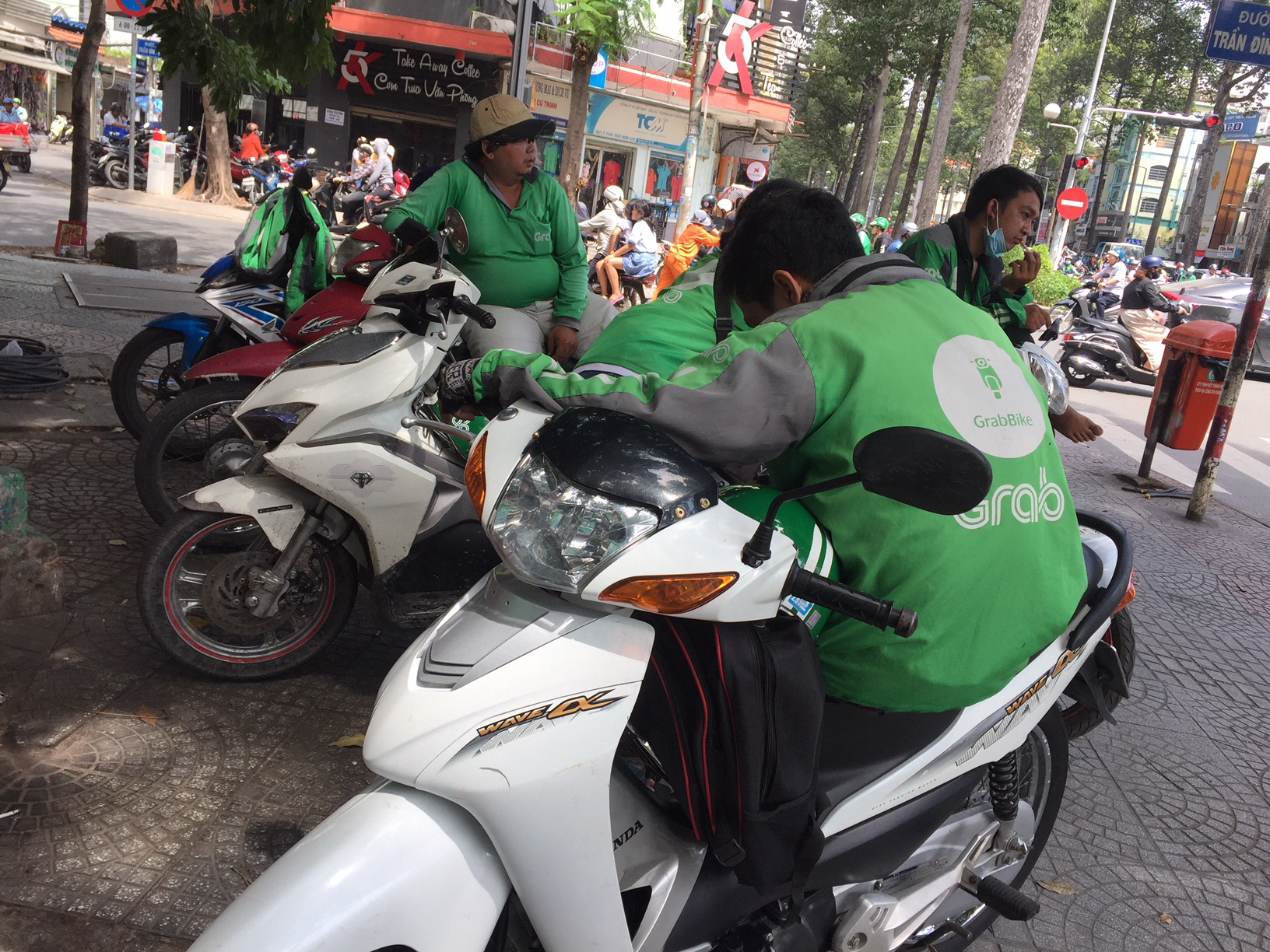 Thị trường gọi xe công nghệ thêm nhiều hãng mới