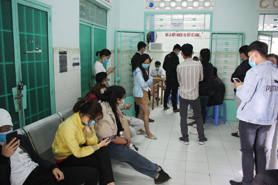 Những chiến binh chống nCoV ở Kh&aacute;nh H&ograve;a: Ai cũng sợ th&igrave; lấy ai chữa bệnh! - Ảnh 1.