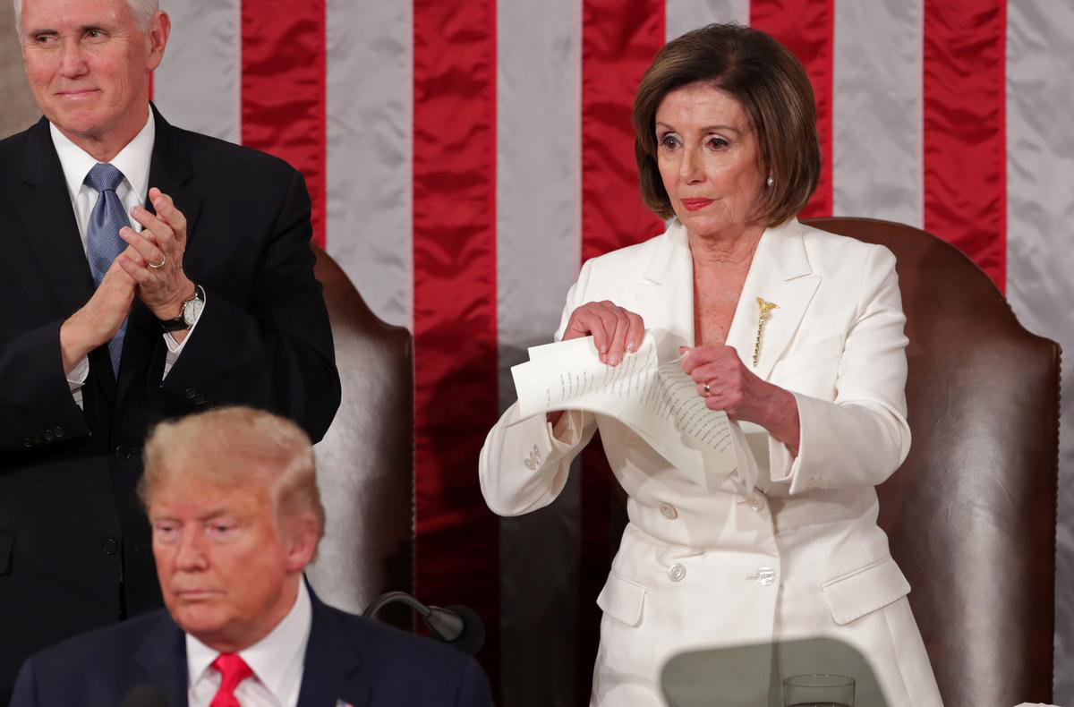 B&agrave; Pelosi c&oacute; phạm luật khi x&eacute; bản sao Th&ocirc;ng điệp li&ecirc;n bang? - Ảnh 1.